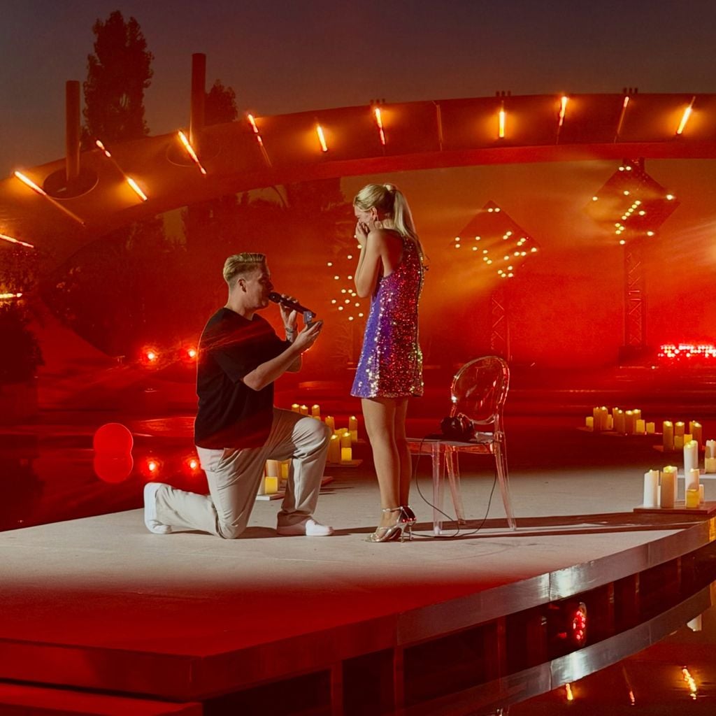Das Schlager-Duo Neonlicht verlobt sich in der "Giovanni Zarrella Show"