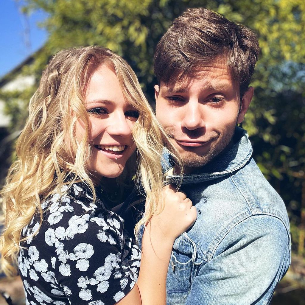Julian Reim und seine Freundin Sarah im April 2021 am Bodensee