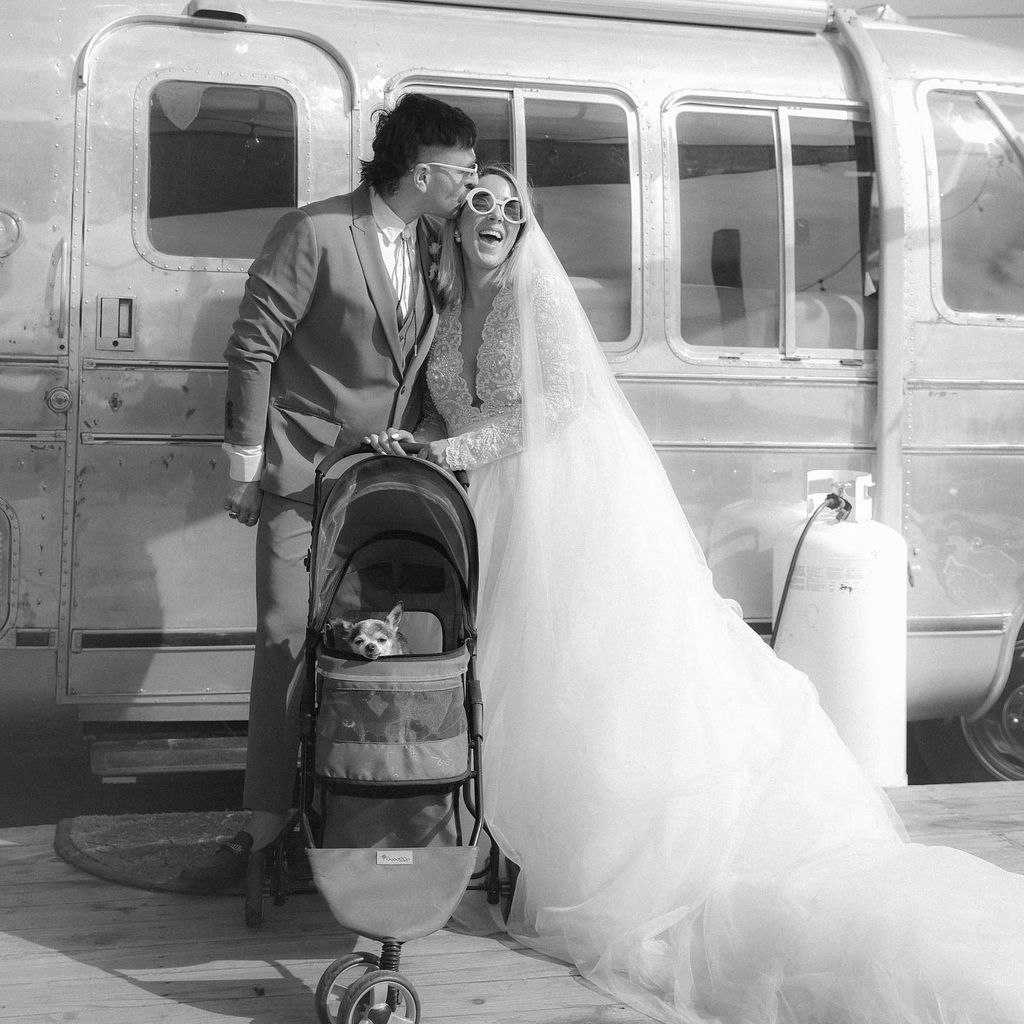 Julien und Jenna Solomita am Tag ihrer Hochzeit