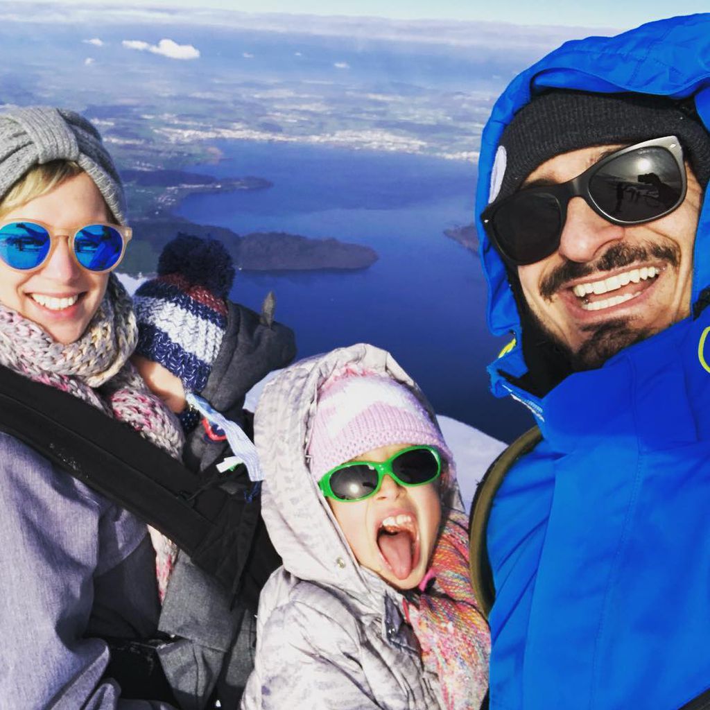 Juliette Greco mit ihrem Mann Salvatore und ihren Kindern, Januar 2019