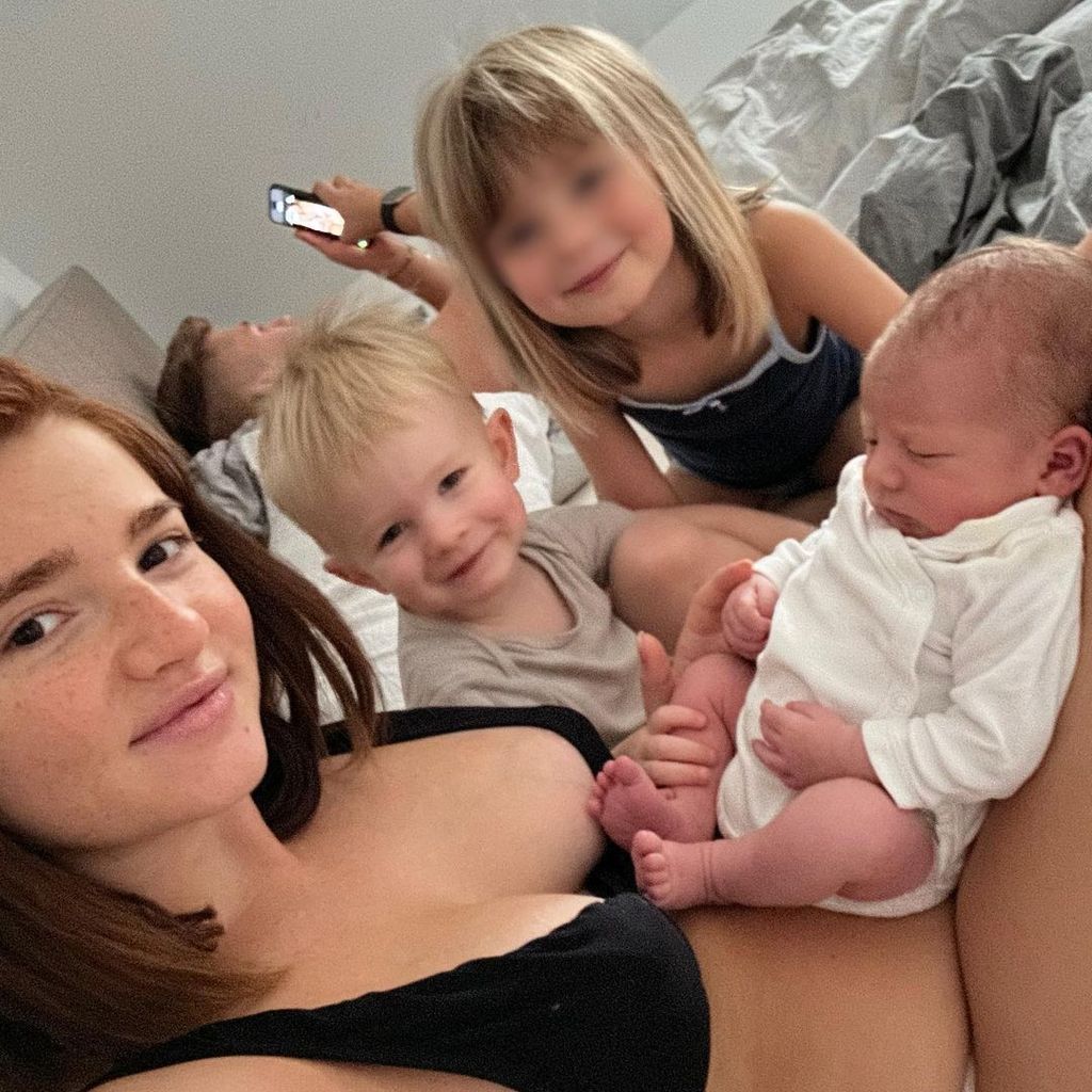 Julia Schulze und ihre drei Kinder im September 2022