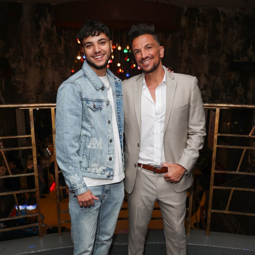Junior Savva Andre und Peter Andre im Mai 2025