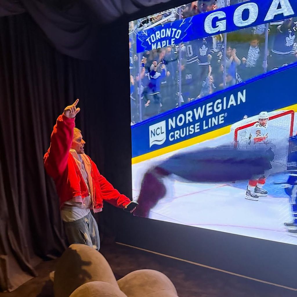 Justin Bieber feuert die Toronto Maple Leafs beim Hockey-Spiel an