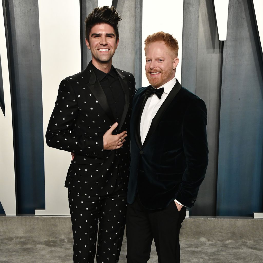 Justin Mikita und Jesse Tyler Ferguson bei der Vanity Fair Oscar Party 2020
