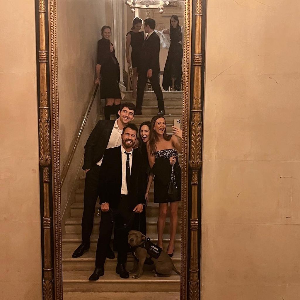 Justin Theroux und Nicole Brydon Bloom mit Freunden