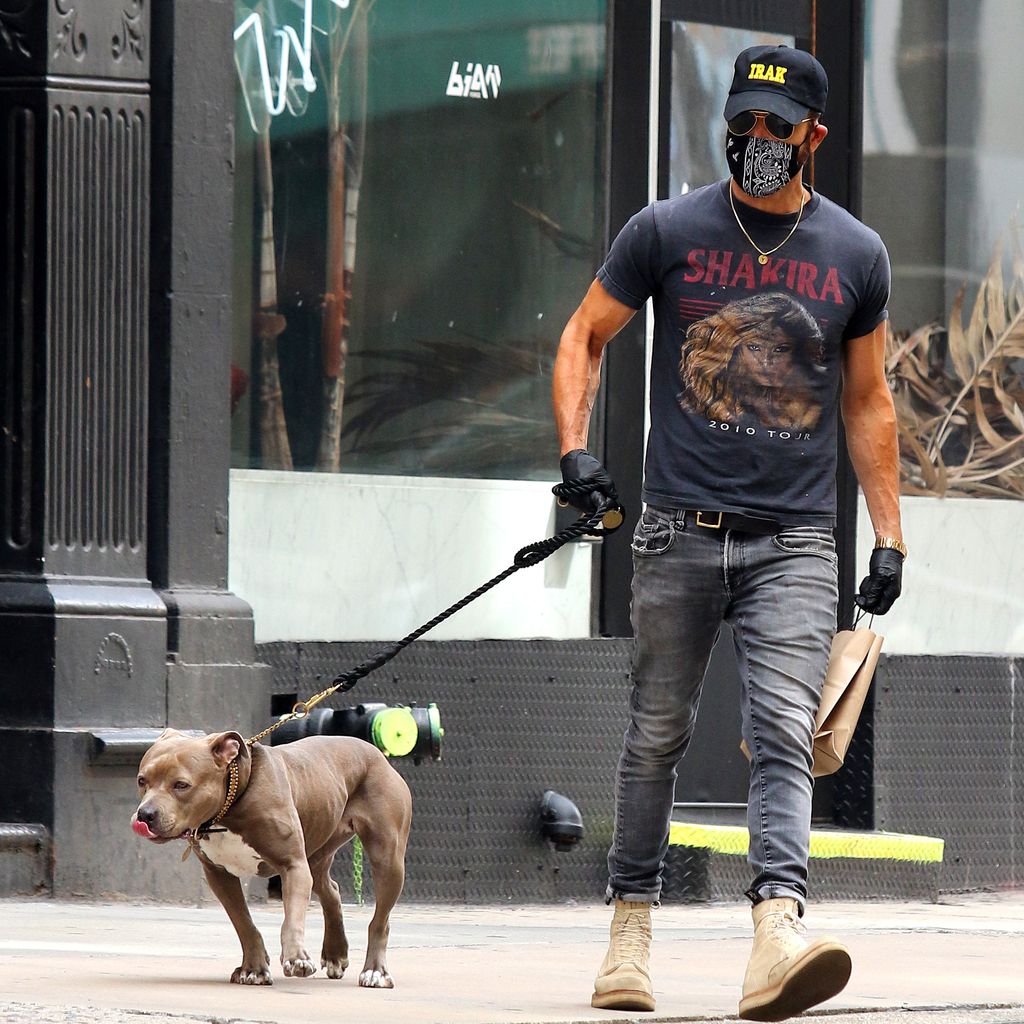 Justin Theroux mit seinem Hund Kuma, September 2020 in New York City