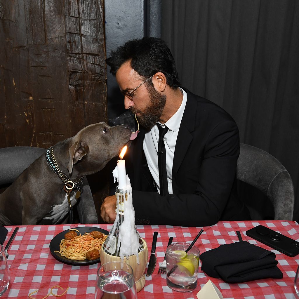 Justin Theroux mit seinem Hund Kuma