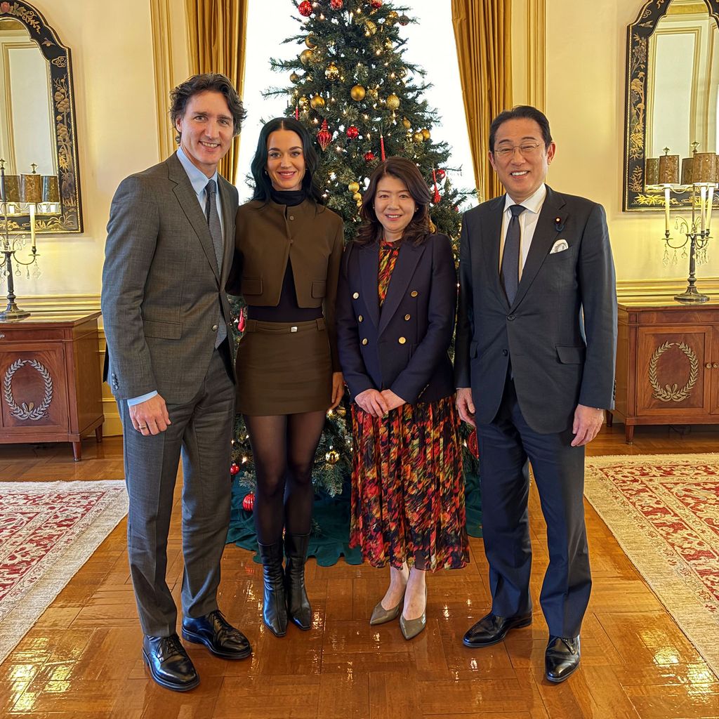 Justin Trudeau, Katy Perry, Yuko Kishida und Fumio Kishida bei einem Treffen in Tokio