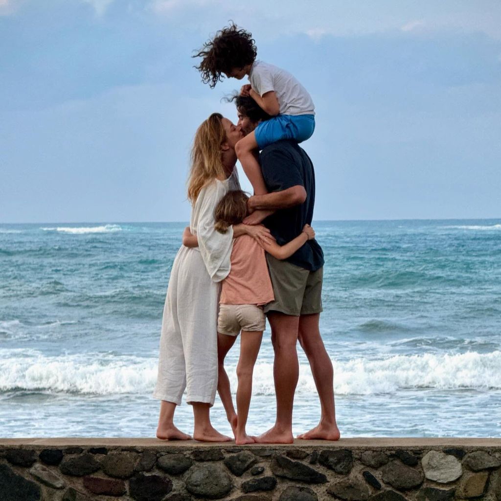 Justin und Emily Baldoni mit ihren Kindern