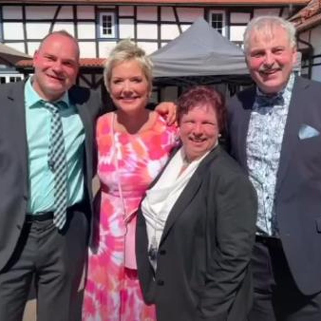 Kai, Inka Bause, Anja und Bruno auf der Hochzeit von Vanessa Schmitz und Nils Kloess