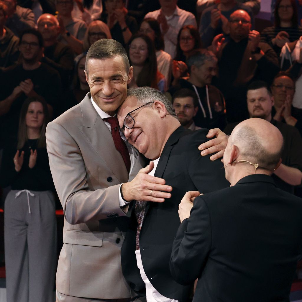 Kai Pflaume und Elton beim "Wer weiß denn sowas?"-Abschied