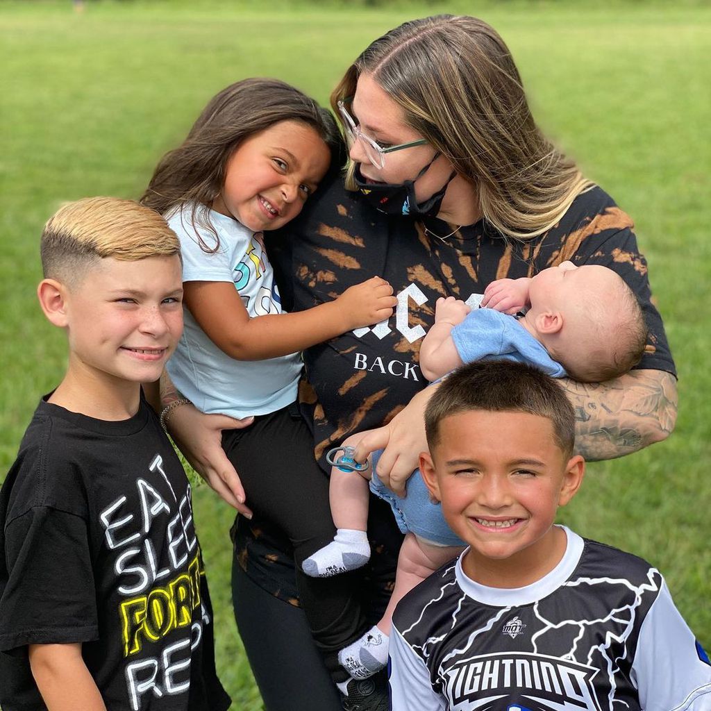 Kailyn Lowry und ihre vier Kinder Isaac, Lux, Lincoln und Creed