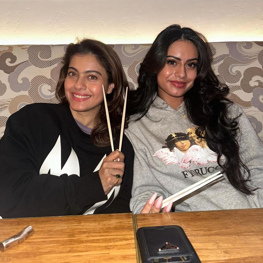 Kajol und ihre Tochter Nysa, Januar 2025