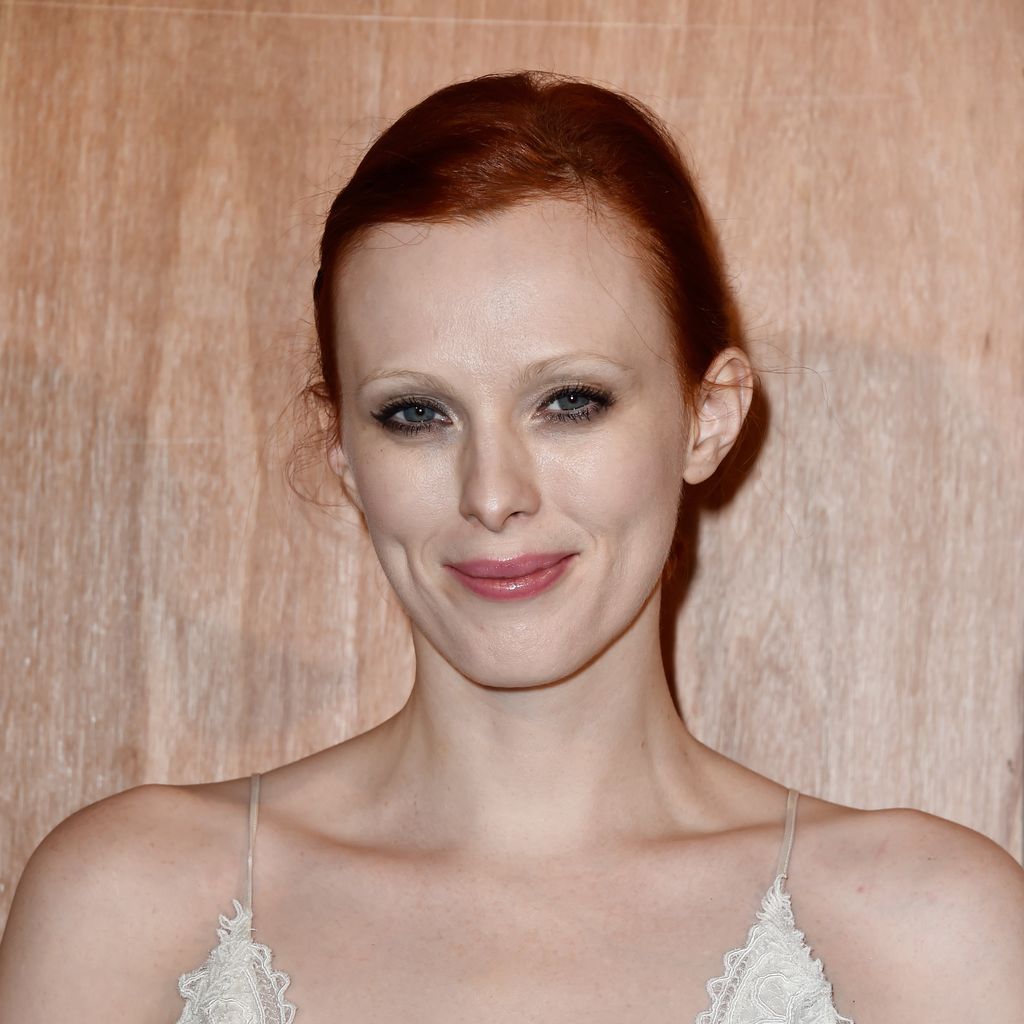 Model Karen Elson bei der Pariser Fashion-Week