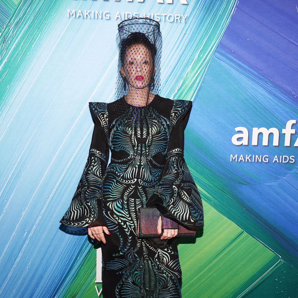Karen Elson bei der amfAR Gala in Los Angeles 2021