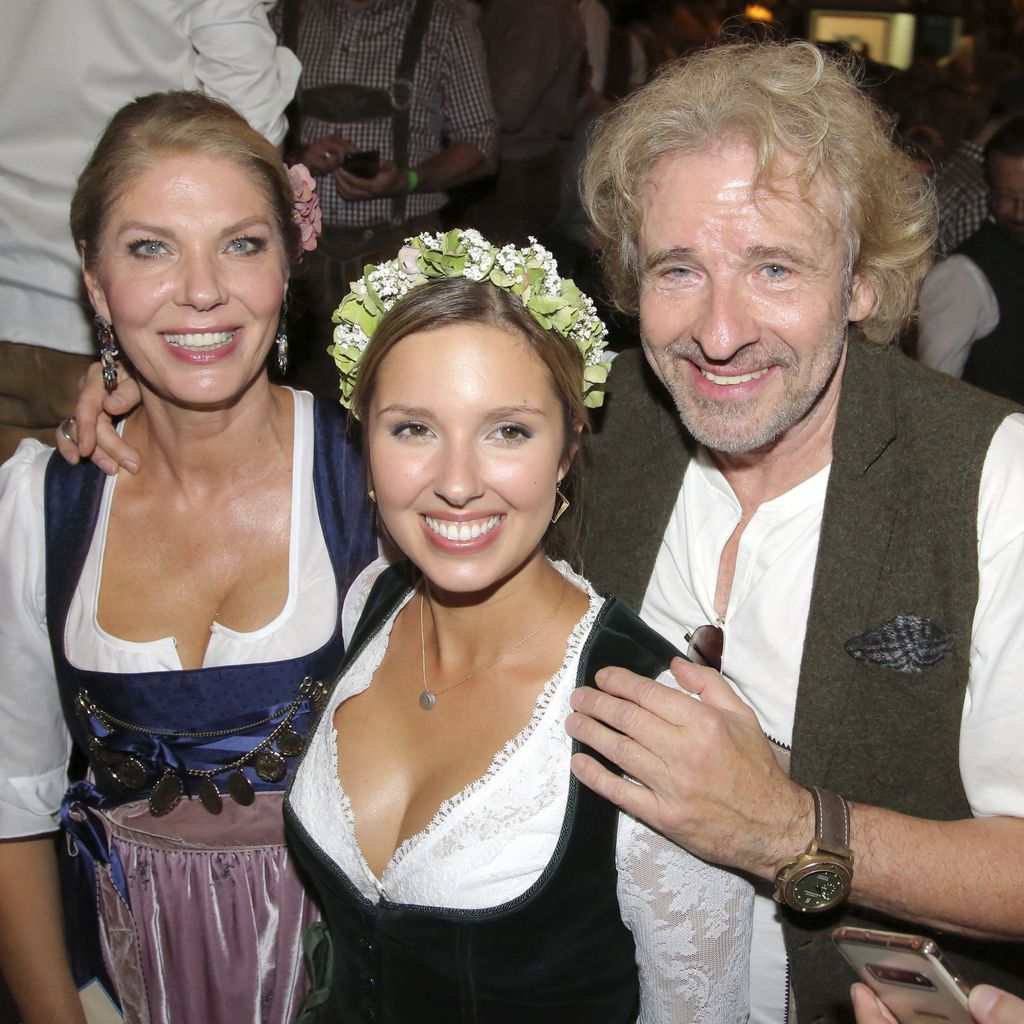 Karina Mroß, ihre Tochter Melinda und Thomas Gottschalk, 2019