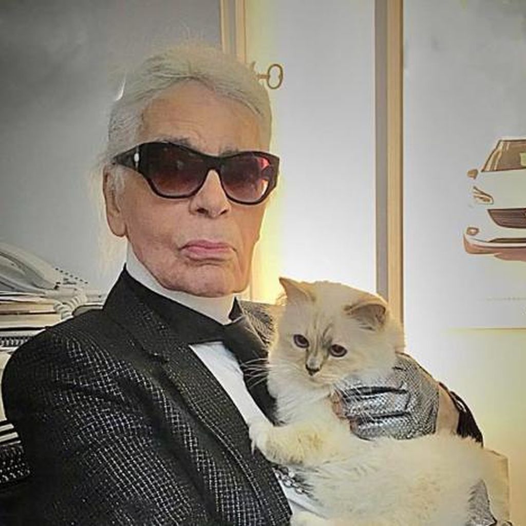 Karl Lagerfeld mit seiner geliebten Katze