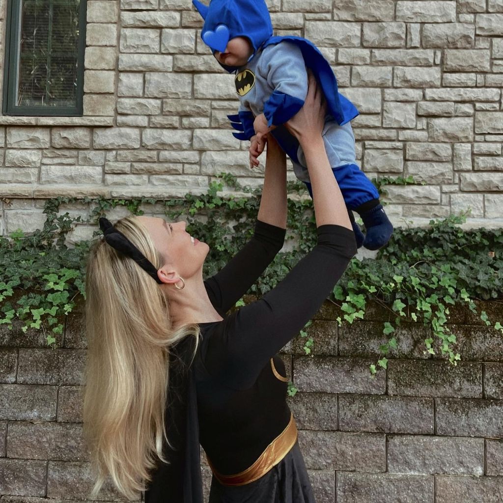 Karlie Kloss mit ihrem Sohn im November 2021