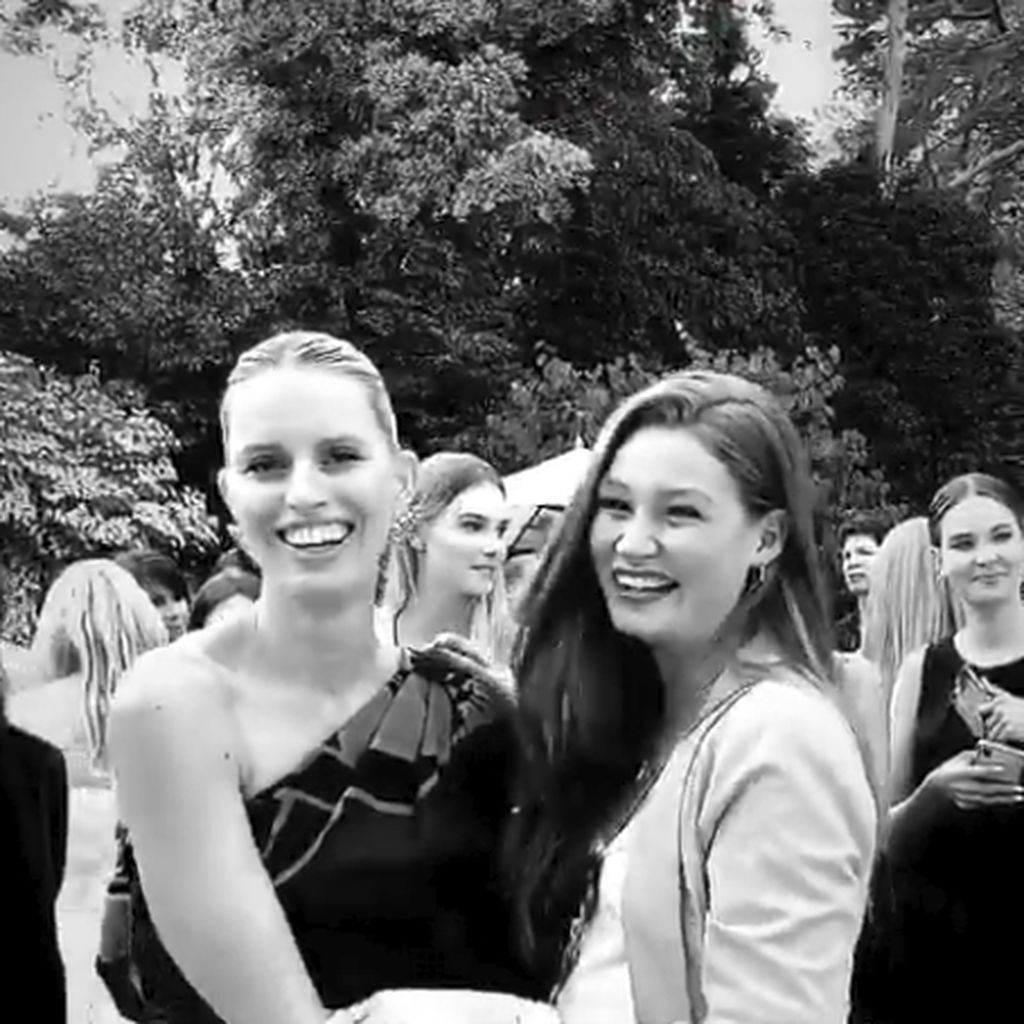 Karolina Kurkova und Jana Heinisch auf der Berlin Fashion Week