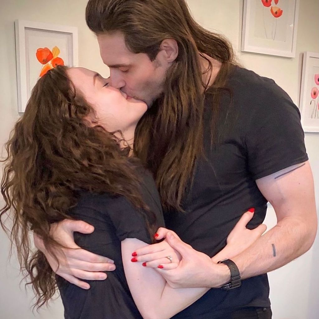 Kat Dennings, "2 Broke Girls"-Darstellerin und Andrew W.K., Sänger