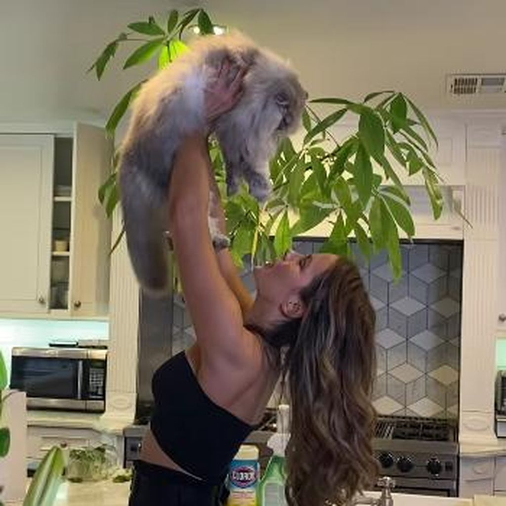 Kate Beckinsale, Schauspielerin, und ihre Katze Clive