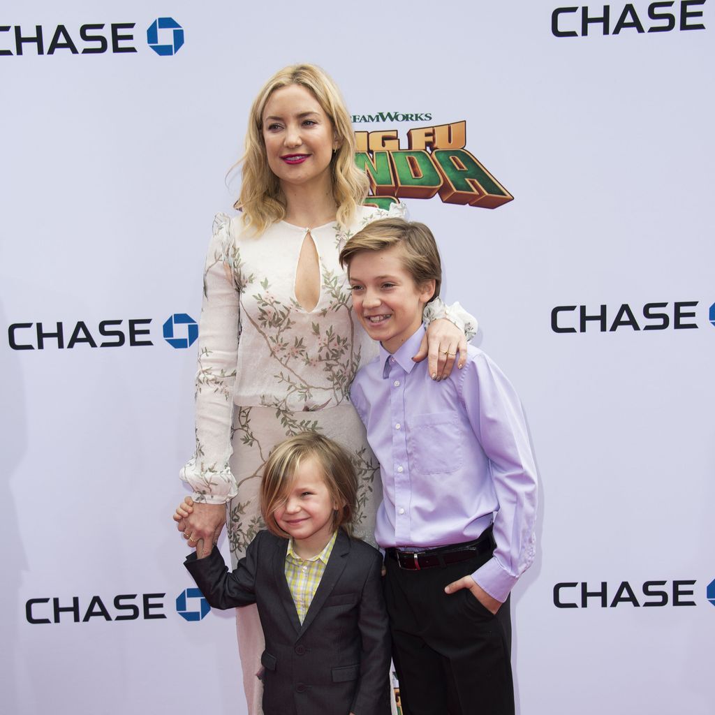 Kate Hudson mit ihren Söhnen Ryder Robinson und Bingham Hawn Bellamy bei der Premiere von "Kung Fu Panda 3", 2015