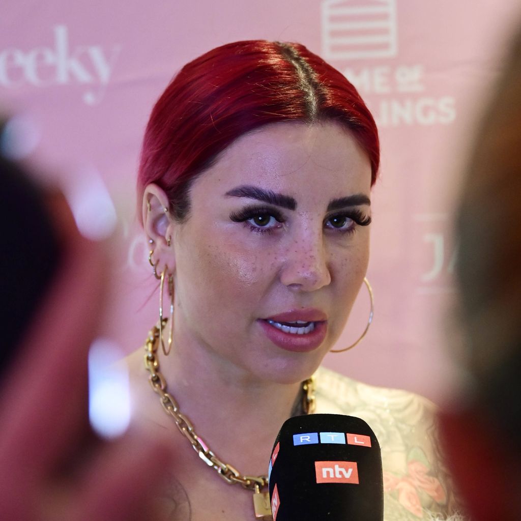 Realitystar Kate Merlan auf der Berlin Fashion Week im Februar 2025