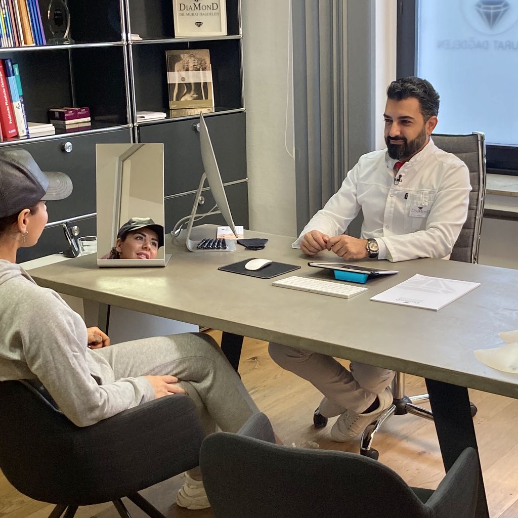 Kate Merlan und Dr. Murat Dağdelen