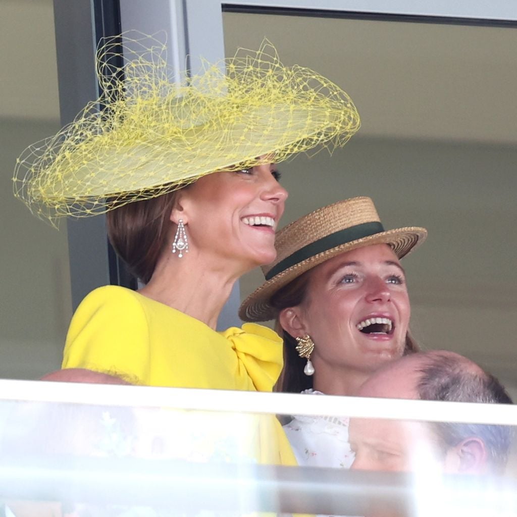 Kate, Prinzessin von Wales, und Alizée Thevenet lachen beim Royal Ascot 2026 in Ascot