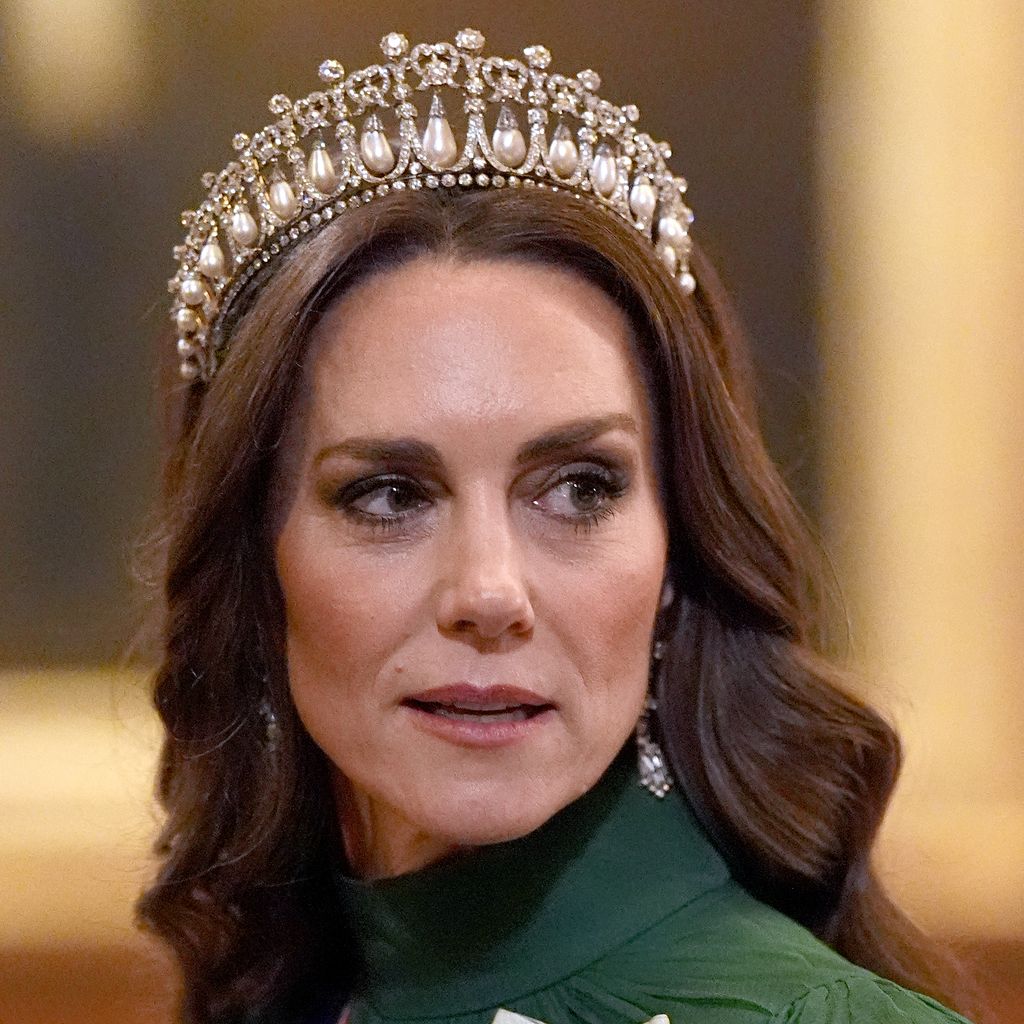 Prinzessin Kate nimmt am Staatsbankett in St George's Hall auf Schloss Windsor teil