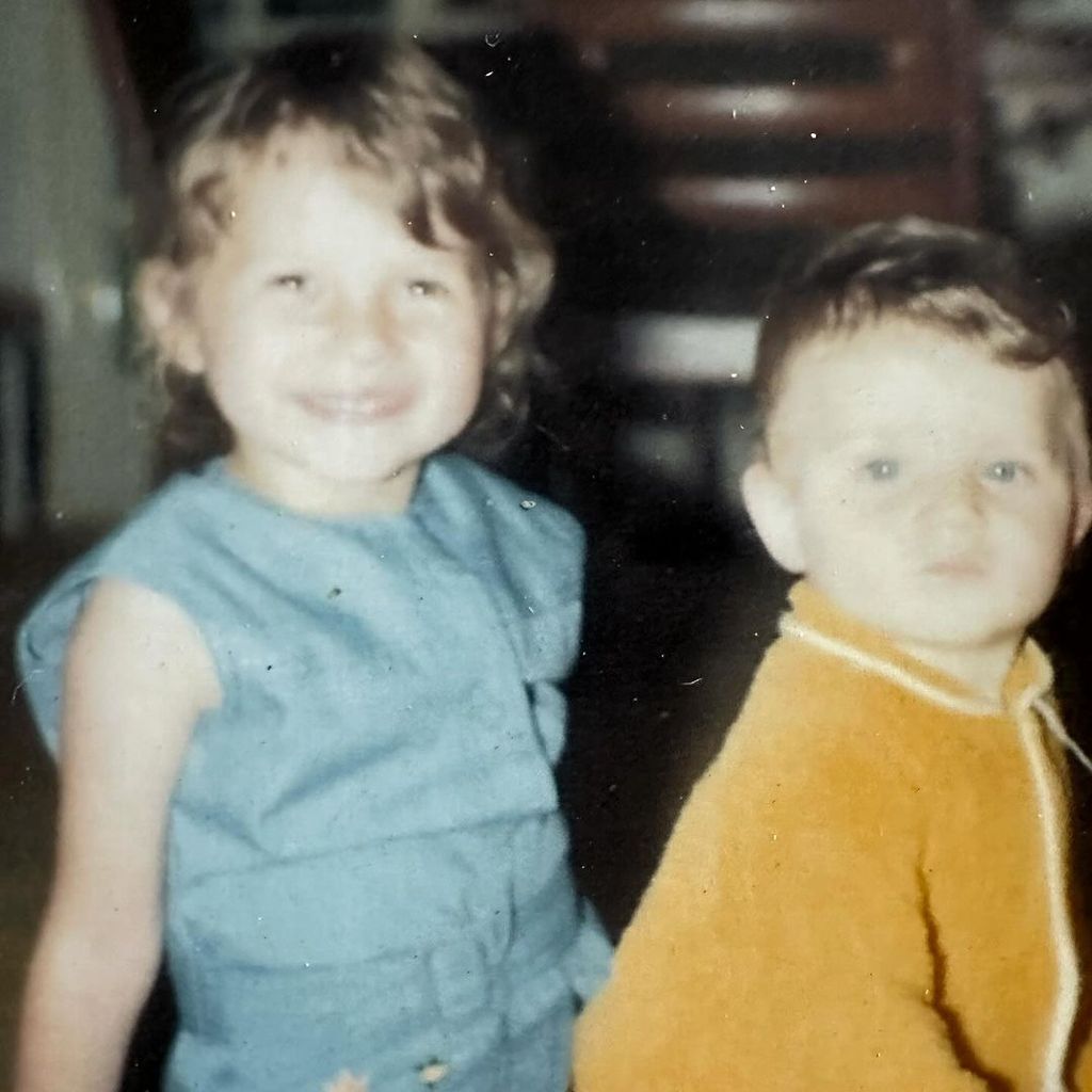 Kate und Nick Moss als Kinder