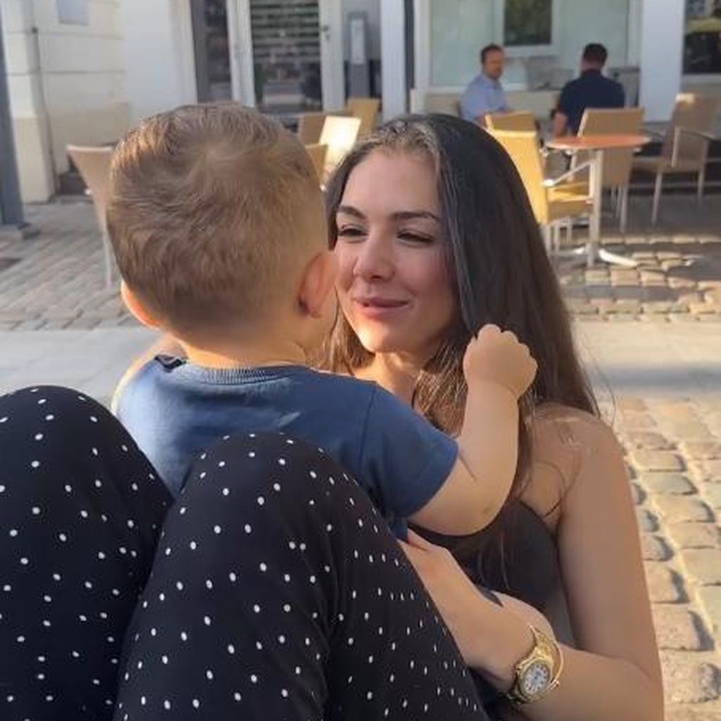 Katharina Eisenblut mit ihrem Sohn