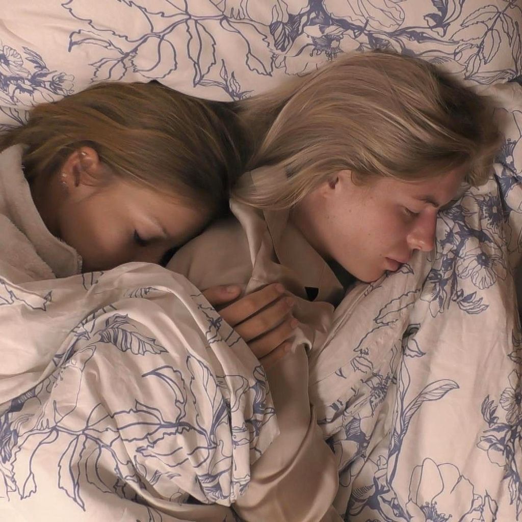 Katharina Hambuechen und Antonia Hemmer im Sommerhaus