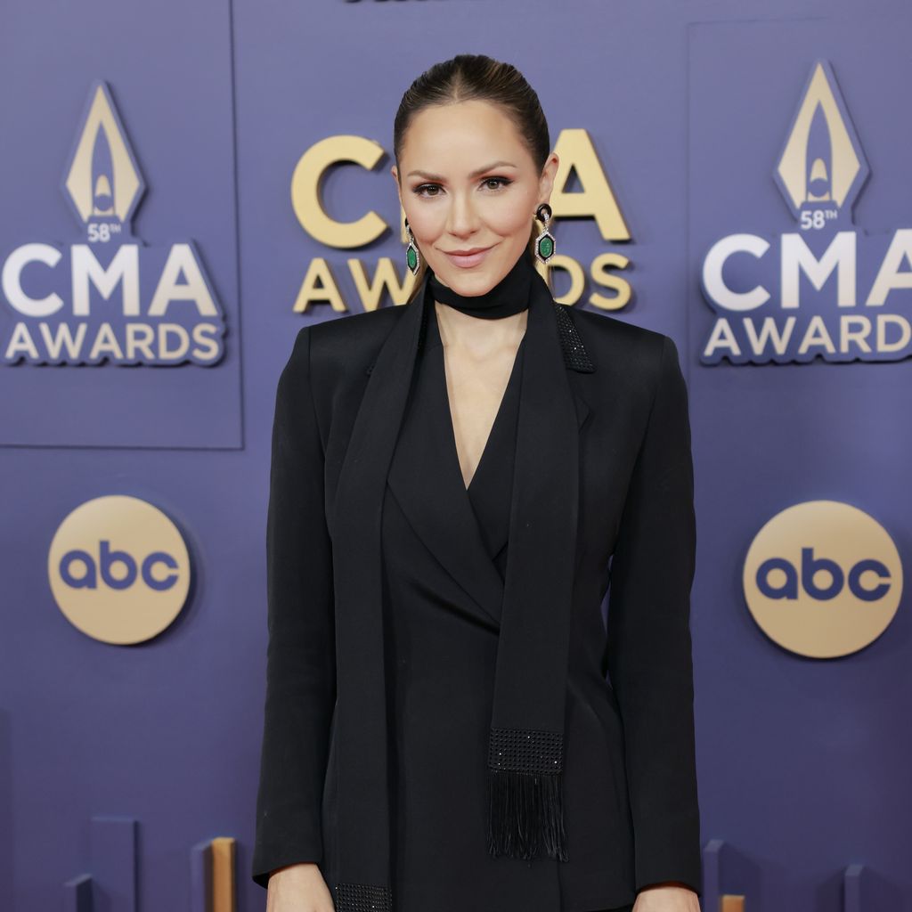 Katharine McPhee bei den CMA Awards 2024 in Nashville