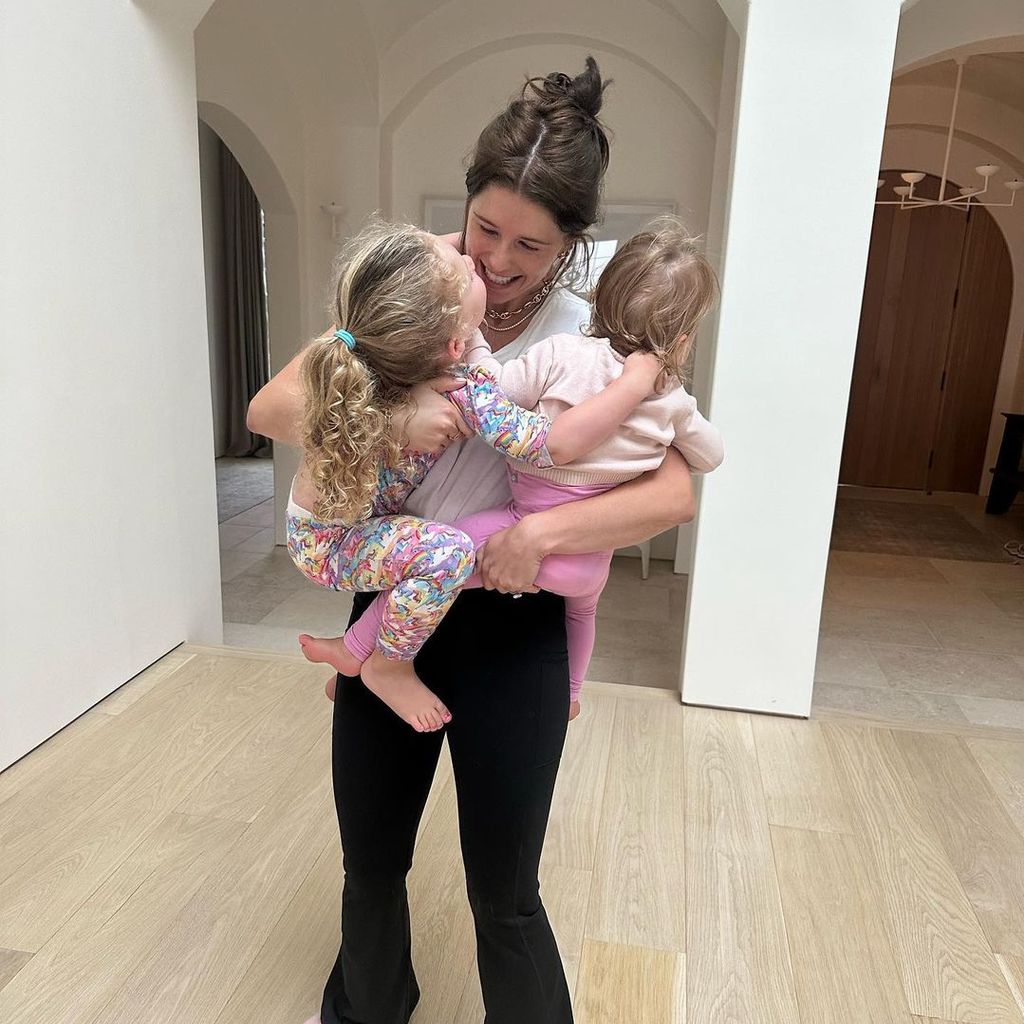 Katherine Schwarzenegger mit ihren beiden Töchtern
