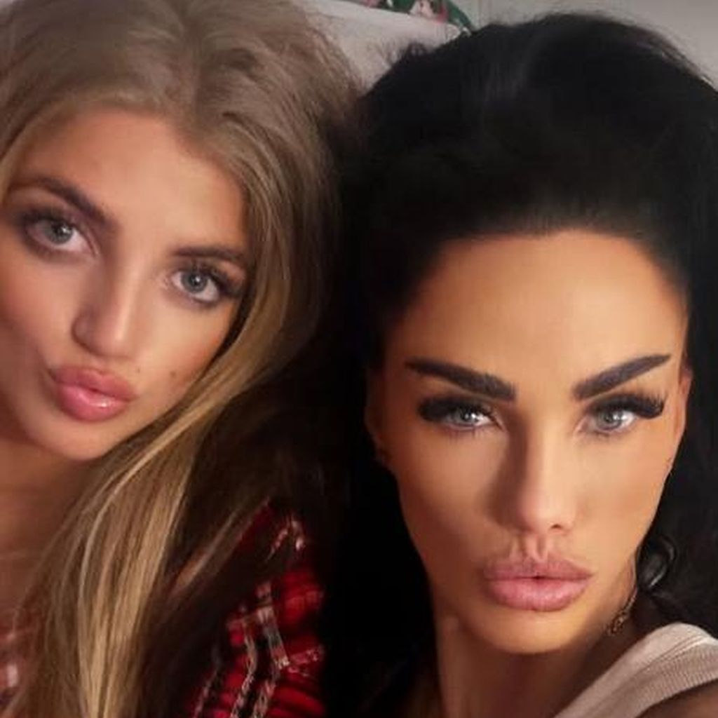 Katie Price feiert Weihnachten mit ihrer Tochter Princess, Dezember 2025