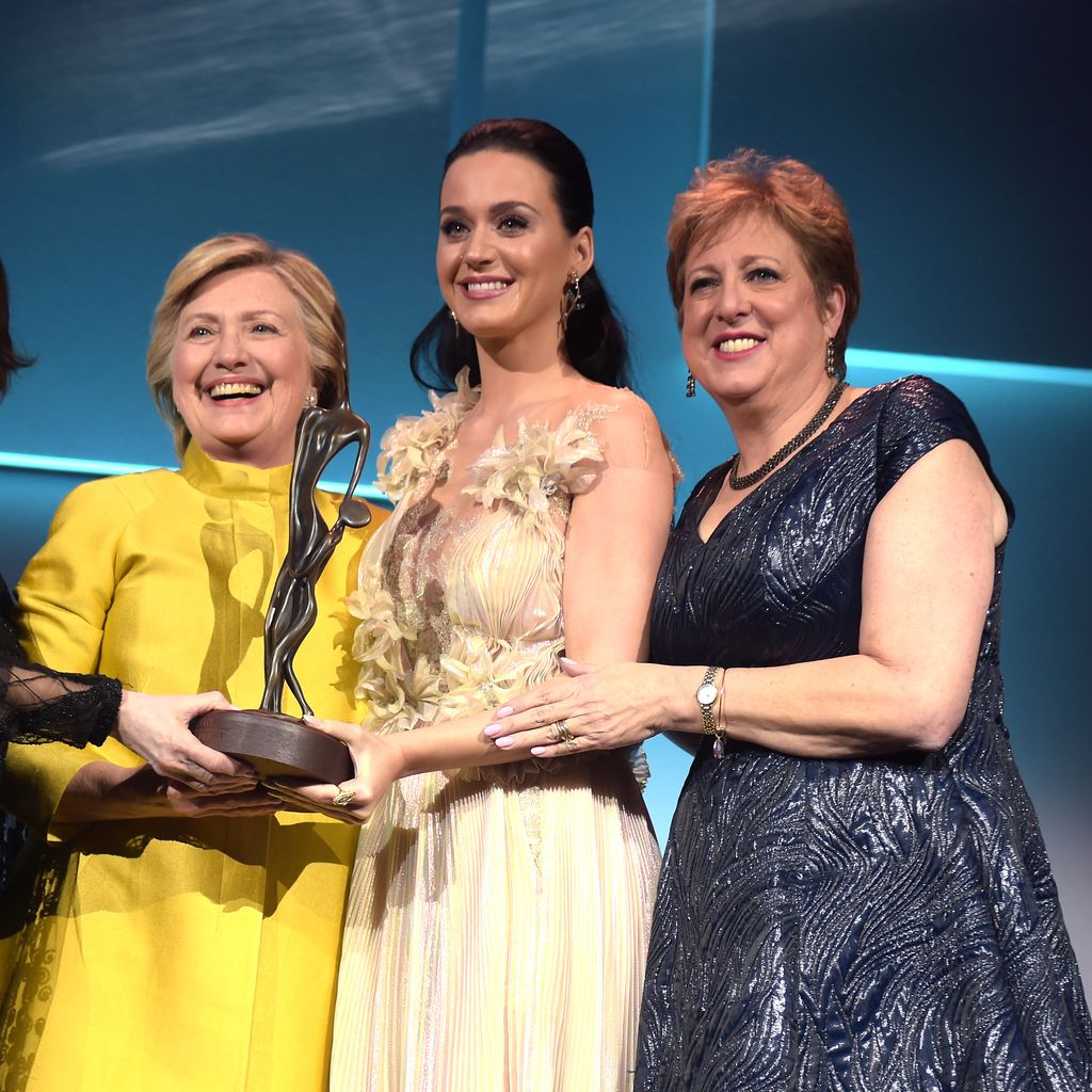 Katy Perry und Hillary Clinton bei der "UNICEF Snowflake Gala"