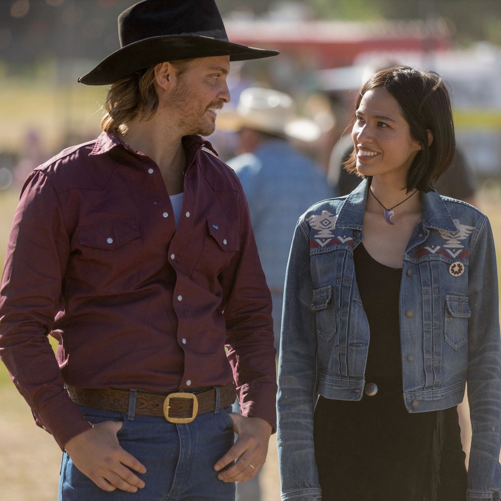 Kayce (Luke Grimes) und Monica Dutton (Kelsey Asbille) aus "Yellowstone"