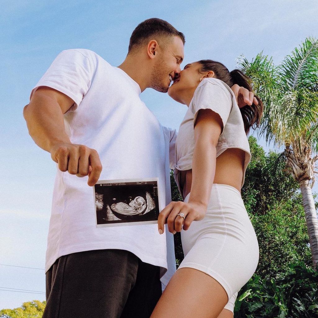 Kayla Itsines und ihr Verlobter Jae im Juli 2022