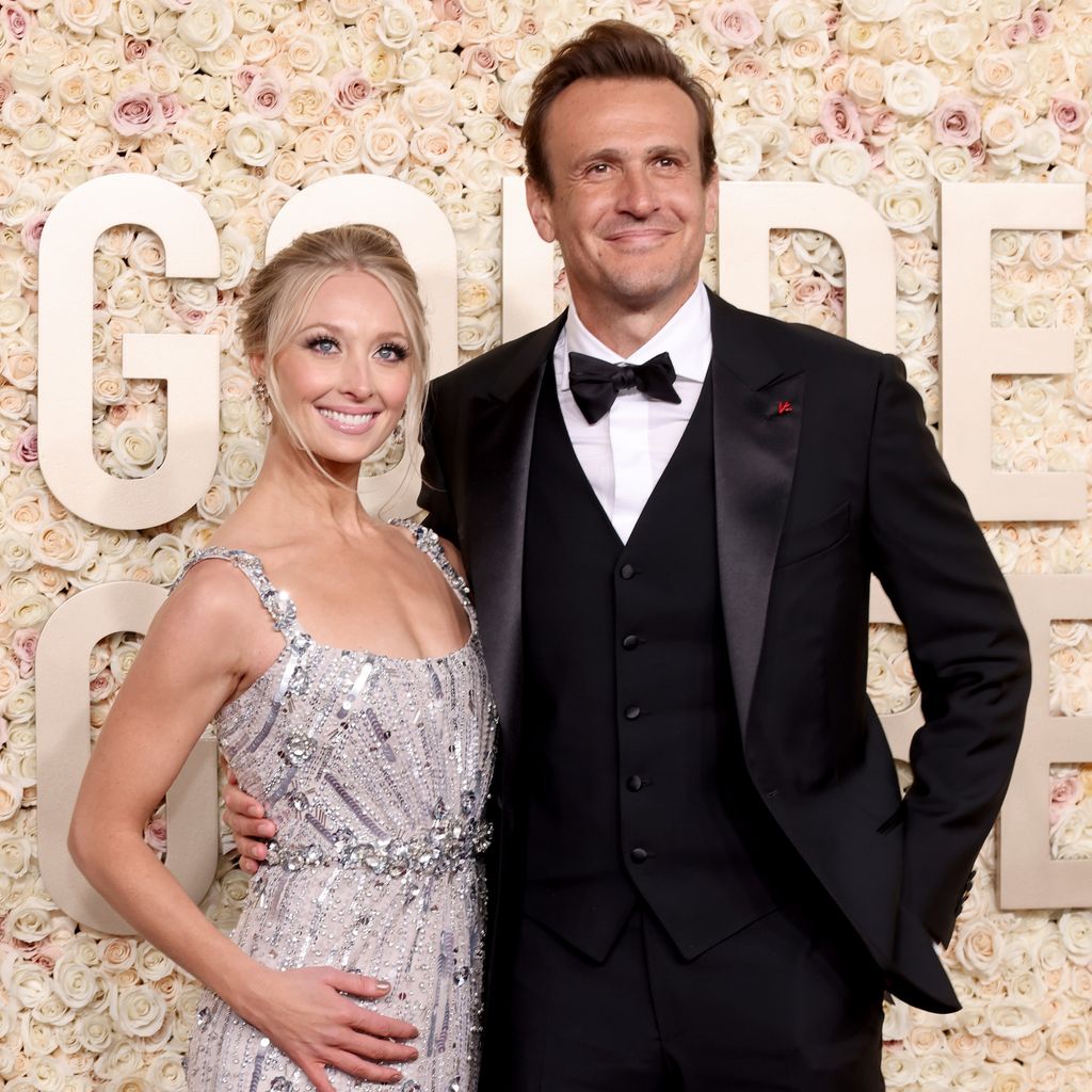 Kayla Radomski und Jason Segel bei den Golden Globes 2024