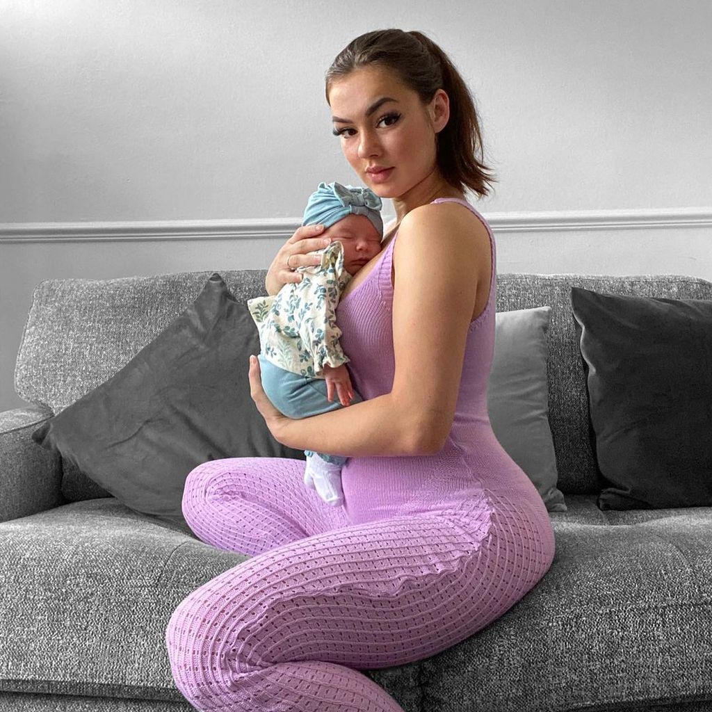 Keely Iqbal mit Tochter Maya