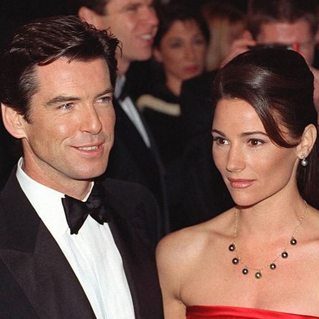 Keely Shaye Smith und Pierce Brosnan bei der "GoldenEye"-Premiere, 1995