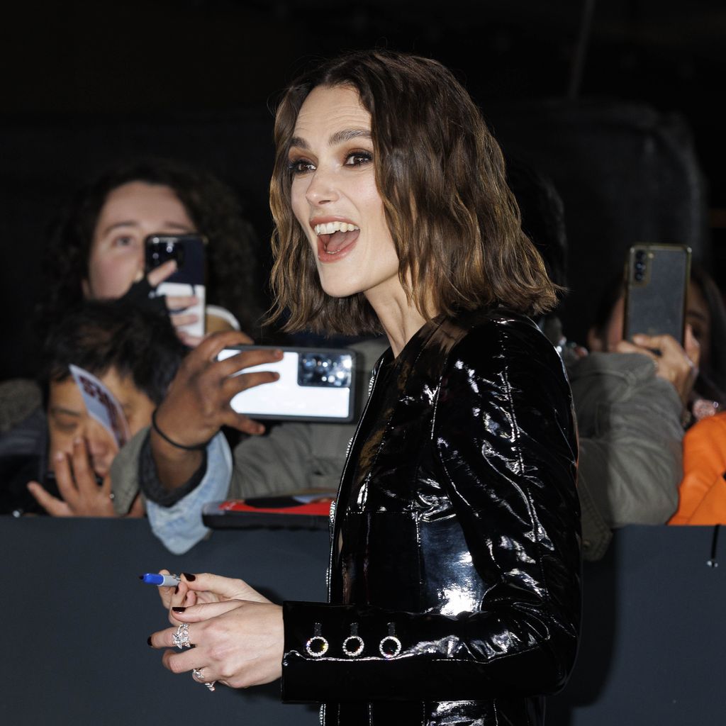 Keira Knightley bei der Weltpremiere von "Black Doves" in London, 2024