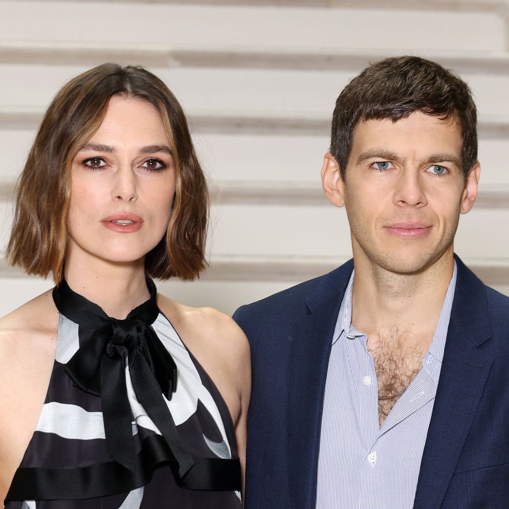 Keira Knightley und James Righton bei der Chanel Haute Couture-Show während der Paris Fashion Week, Juli 2025