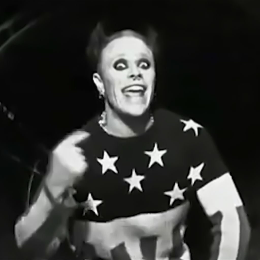 Keith Flint im Video "Firestarter"