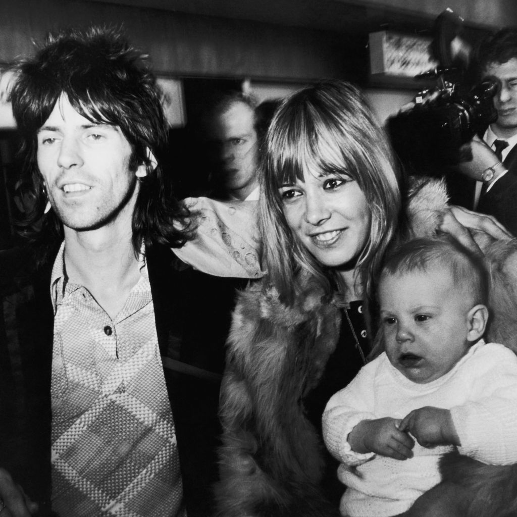 Keith Richards, Anita Pallenberg und Söhnchen Marlon 1969 in London