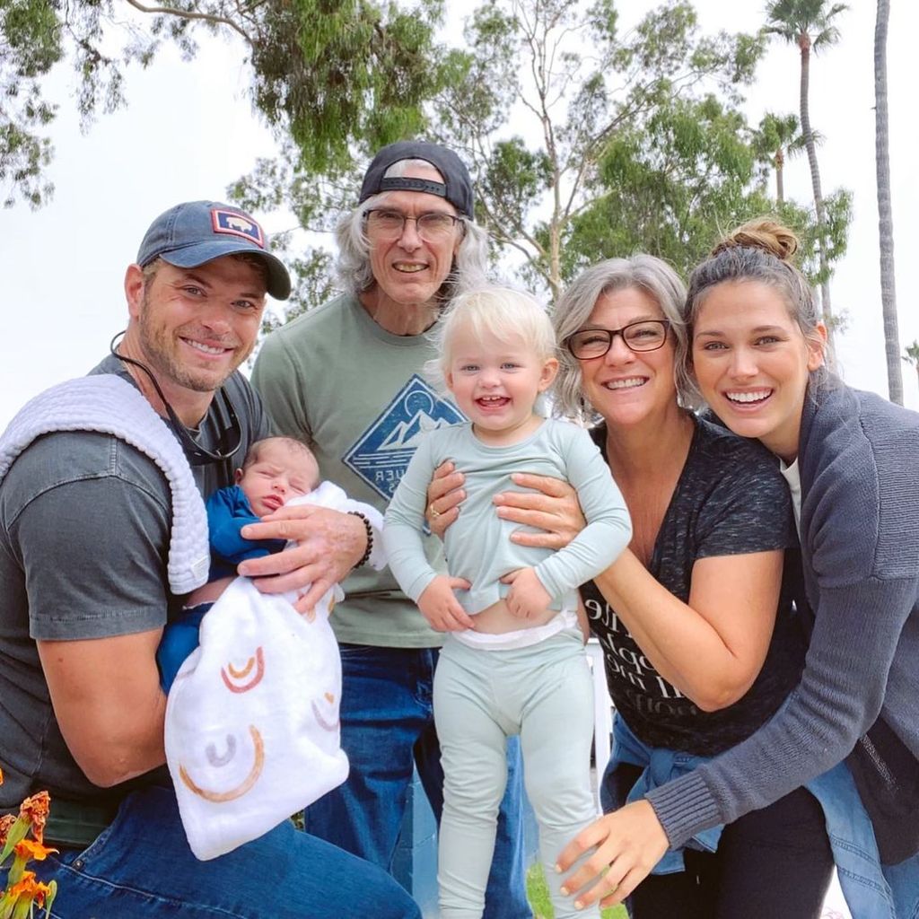 Kellan und Brittany Lutz mit ihren Kindern Kasen und Ashtyn sowie und Brittanys Eltern