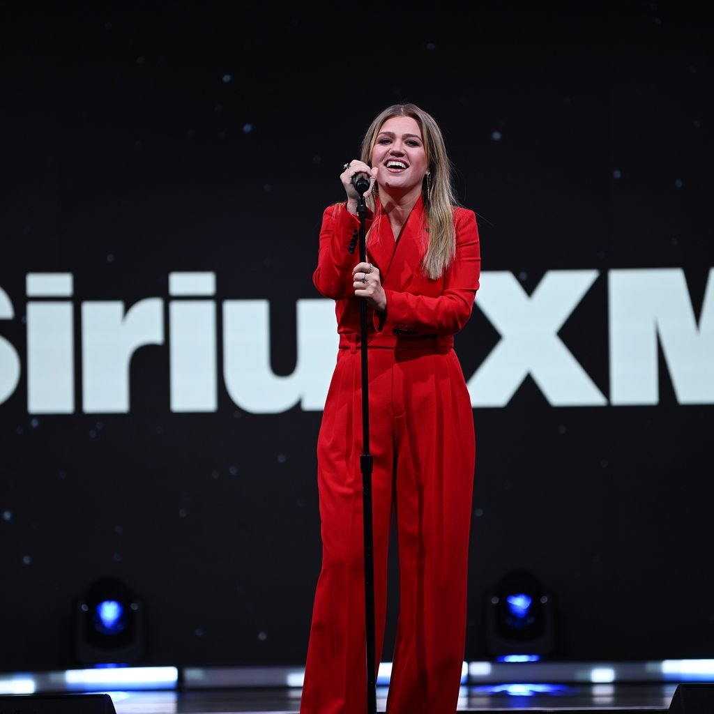 Kelly Clarkson auf der Bühne, November 2023