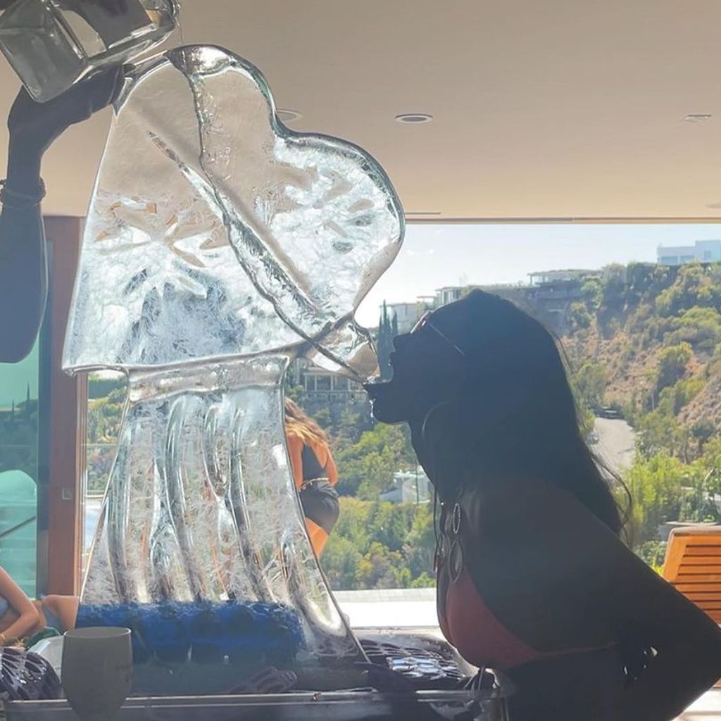 Kelly Gale auf der Geburtstagsparty von Margot Robbie im Juli 2021
