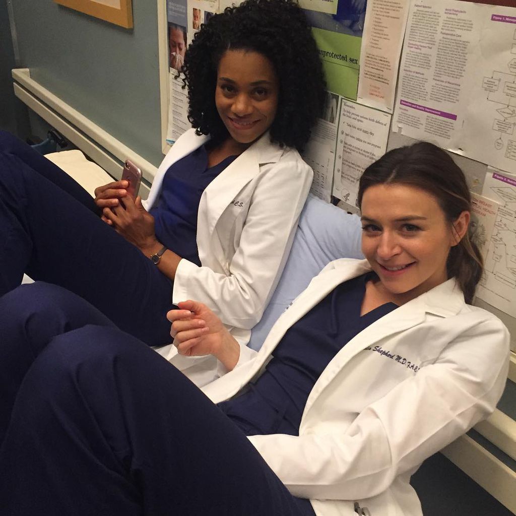 Kelly McCreary und Caterina Scorsone, "Grey's Anatomy"-Stars